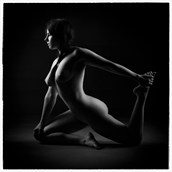 H1 Artistic Nude Photo by Photographer eosos