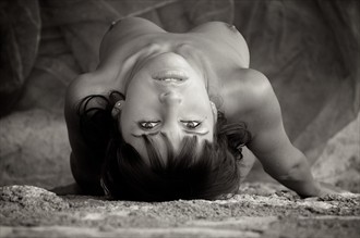 Hana Artistic Nude Photo by Photographer Laurie Jeffery