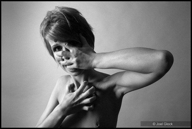High elbow Artistic Nude Photo by Photographer JoEL GLoCK