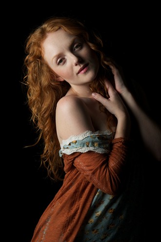 Holly Chiaroscuro Photo by Photographer MauriG