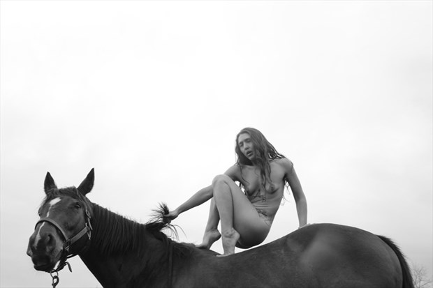 Horizon Artistic Nude Photo by Model Lior Allay