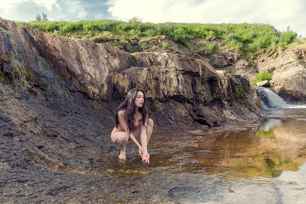 I like this place and could willingly waste my time in it. Artistic Nude Photo by Model rebeccatun