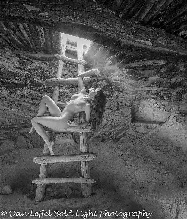 In the Kiva at Lake Powell Artistic Nude Photo by Photographer Danlhsb