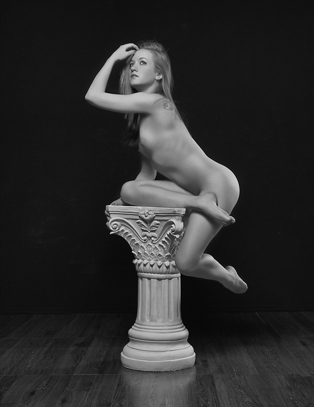 Jenna   Statuesque Artistic Nude Photo by Photographer Dan Richards