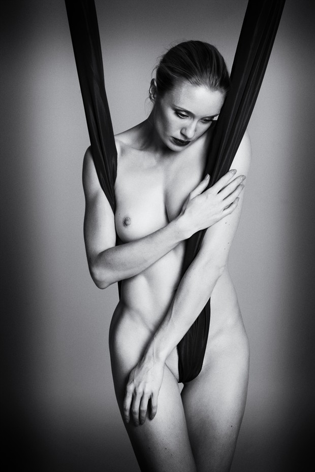 Katy and the Silk Artistic Nude Photo by Photographer eroticiques