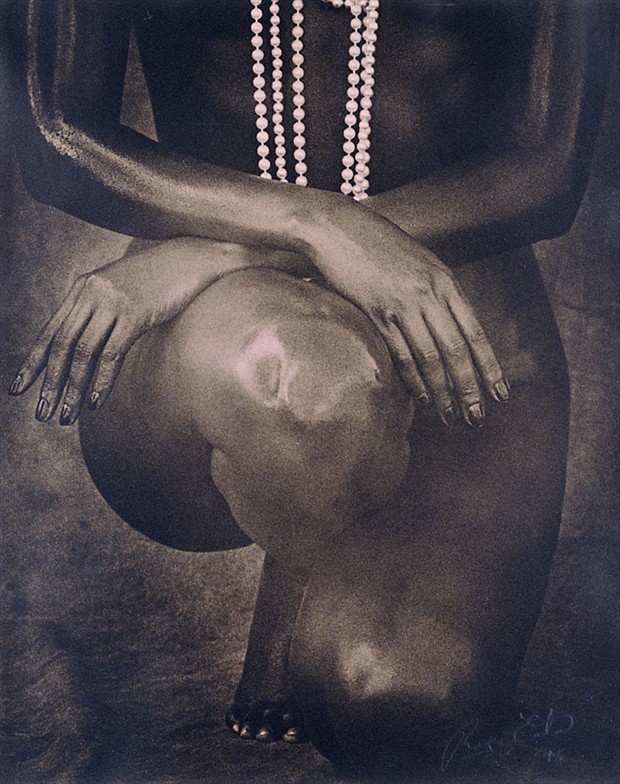 Knee & Pearls Artistic Nude Artwork by Artist iRog