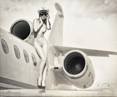 LOVELINE Artistic Nude Photo by Artist GonZaLo Villar