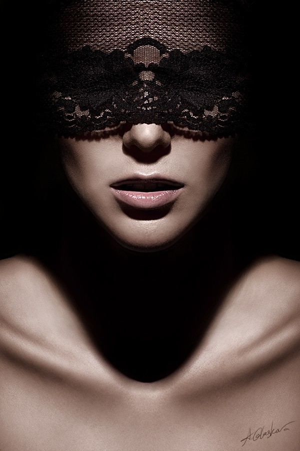 Lace Eyes Close Up Photo by Photographer Antonia Glaskova