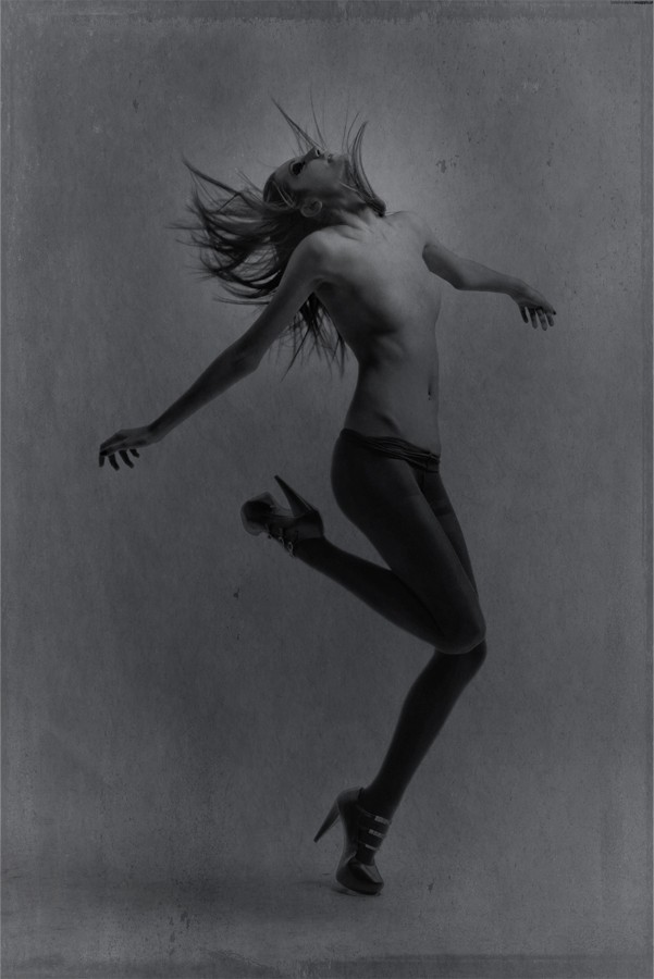 Liberty Artistic Nude Photo by Photographer Louis Konstantinou