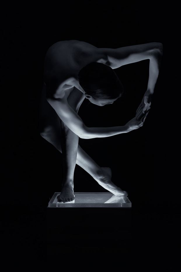 Light 2 Artistic Nude Photo by Photographer BenErnst
