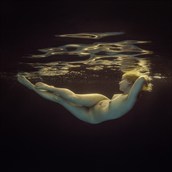 Light water Artistic Nude Photo by Photographer dml