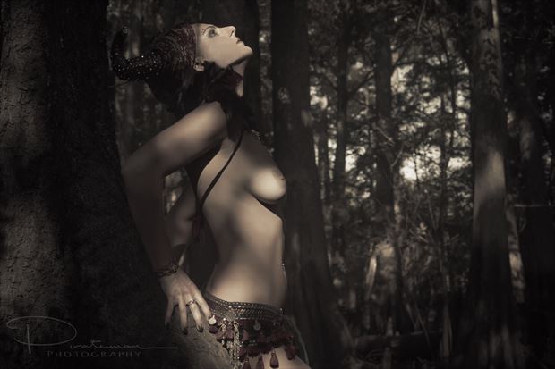 Look to the Heavens Artistic Nude Photo by Model Andreia