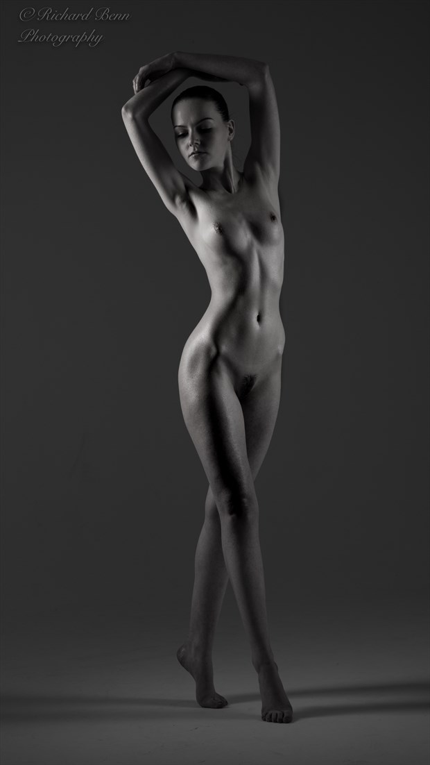 Low key nude Artistic Nude Photo by Photographer Richard Benn Photography
