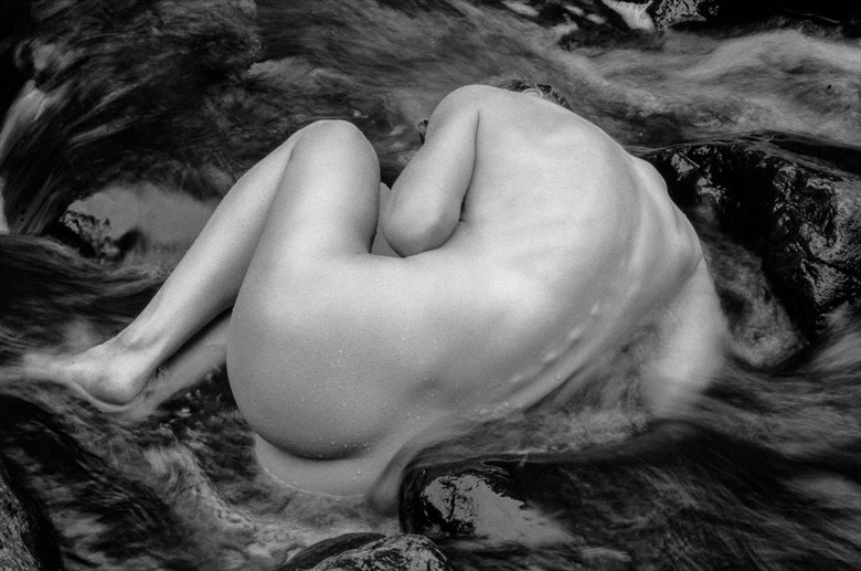 Loz  Water Artistic Nude Photo by Photographer Keith Persall