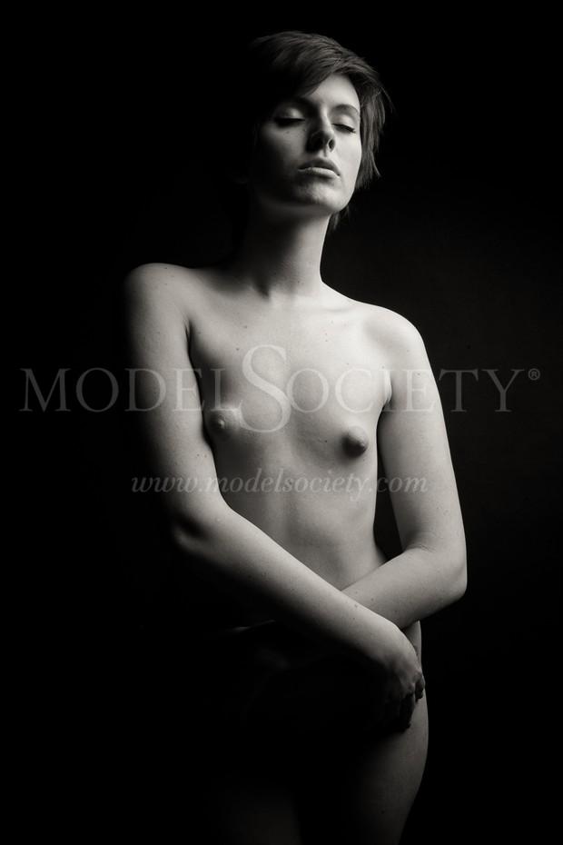 Lunali Artistic Nude Photo by Photographer GaryMPhoto