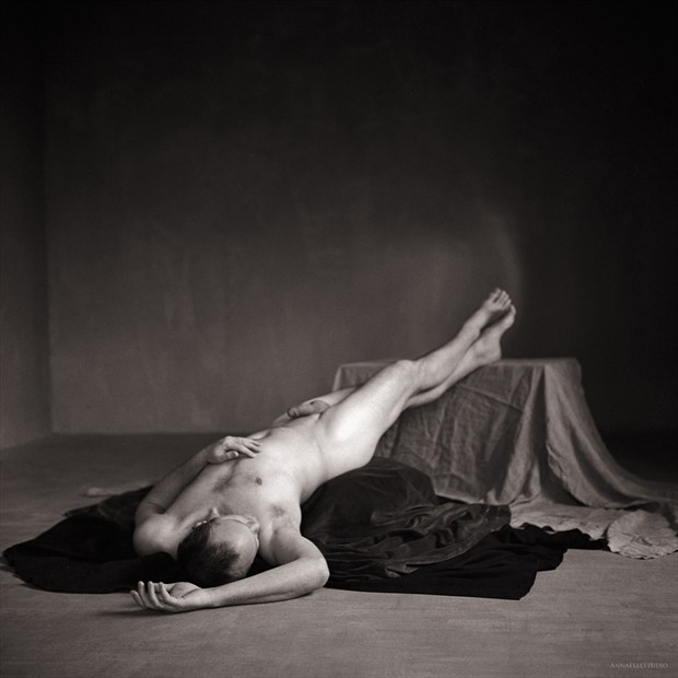 Male nude Artistic Nude Photo by Photographer Fabien Queloz