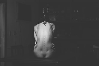 Mauvais Artistic Nude Photo by Photographer Juan Mariaca