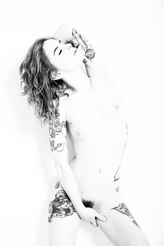 Miele Artistic Nude Photo by Photographer riccardo mari