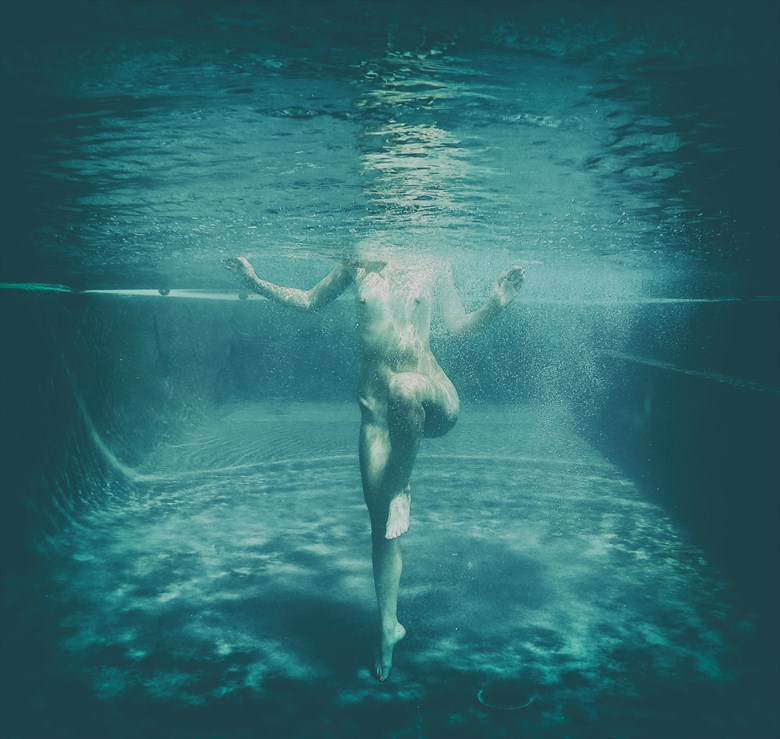 Mona Water Artistic Nude Photo by Photographer Ian Montgomery