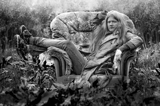 Moody Queen of couches  Alternative Model Photo by Model Serena Anne