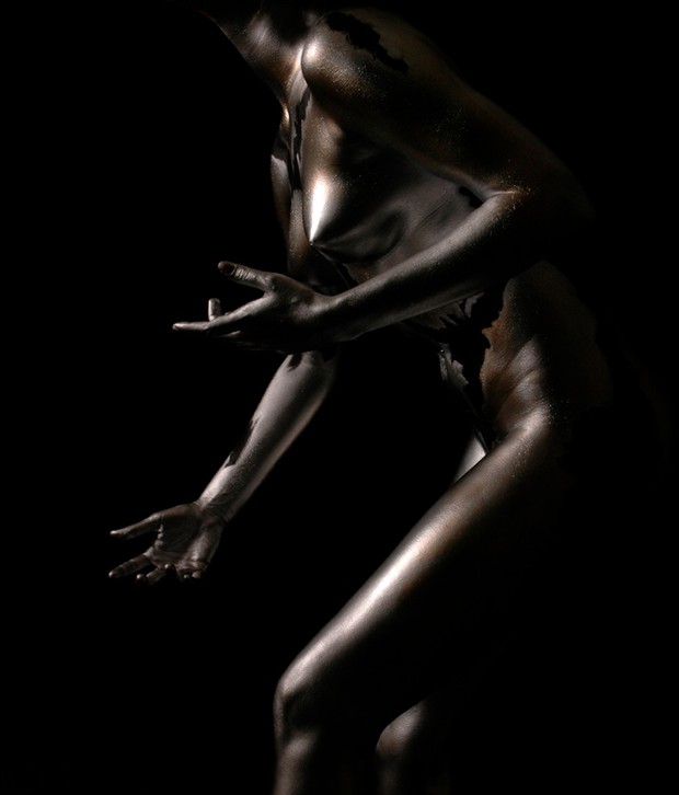 Moon Glo Artistic Nude Photo by Photographer aricephoto