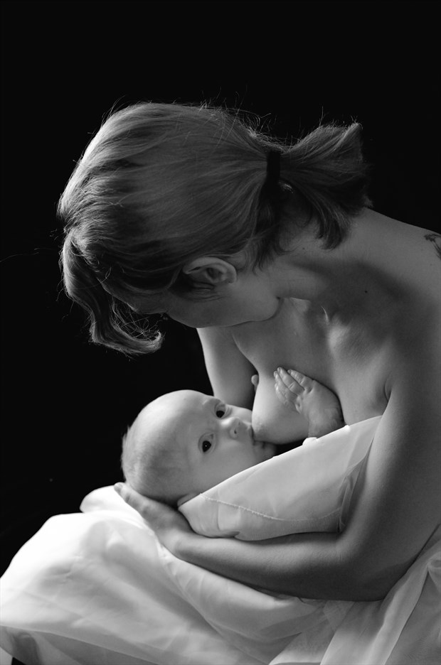 Mother and child  an intimate moment Artistic Nude Photo by Photographer afplcc