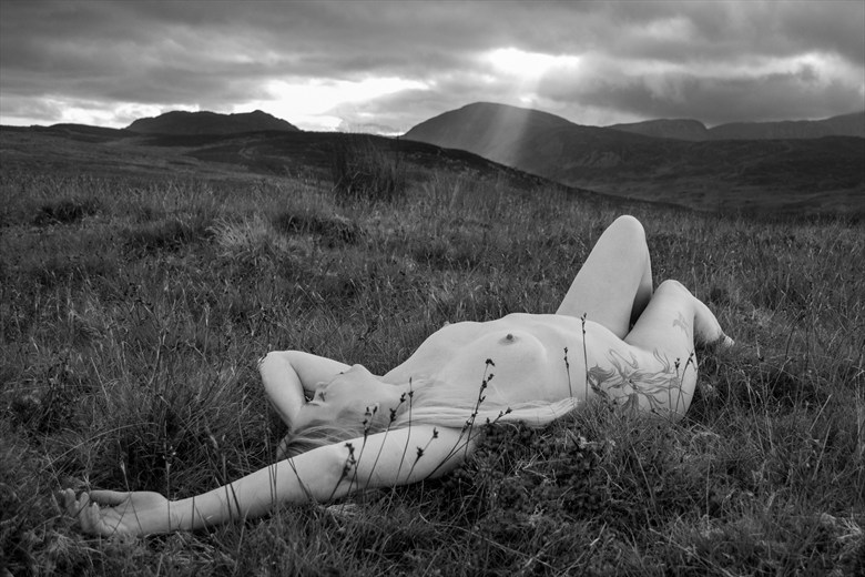 Mountain 1 Artistic Nude Photo by Photographer Paganus Images