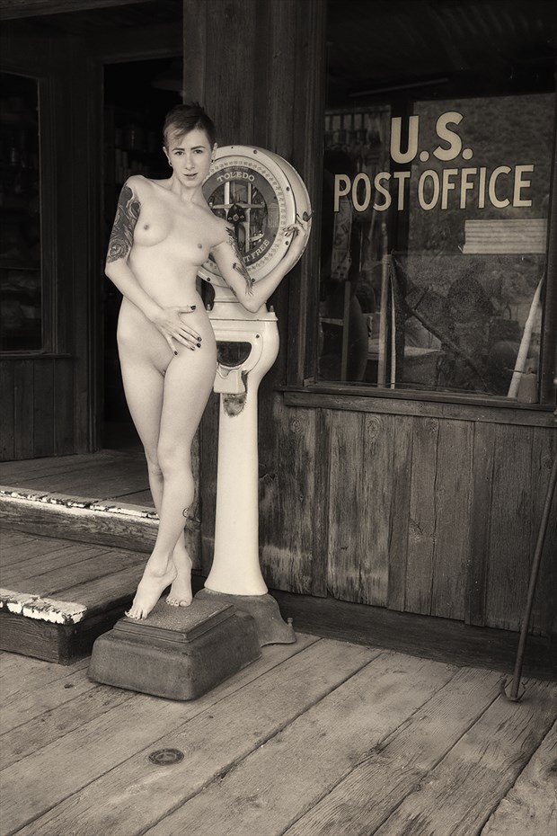 MrsFox Evans Artistic Nude Photo by Photographer Samuel E Burns