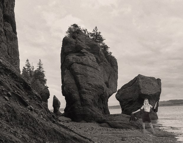 Nadia Ruslanova @ Hopewell Rocks. Artistic Nude Photo by Photographer Samuel E Burns