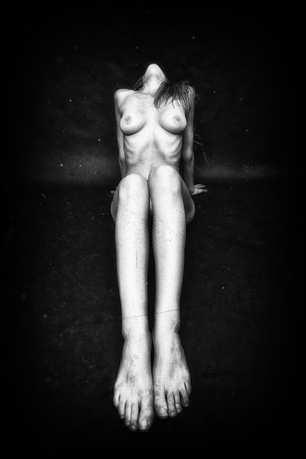Nicole Andrea Implied Nude Photo by Photographer riccardo mari