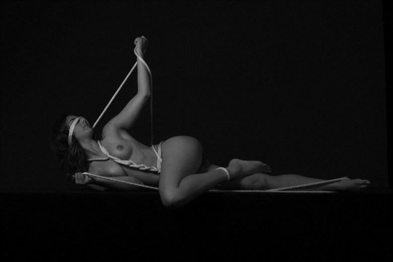 Nomi Soley, roped Artistic Nude Photo by Photographer matt h