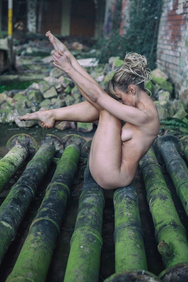 Obselete Artistic Nude Photo by Model Selkie