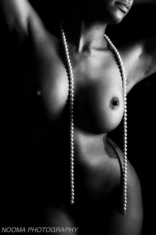 Pearls %238 Artistic Nude Photo by Photographer Nooma Photography