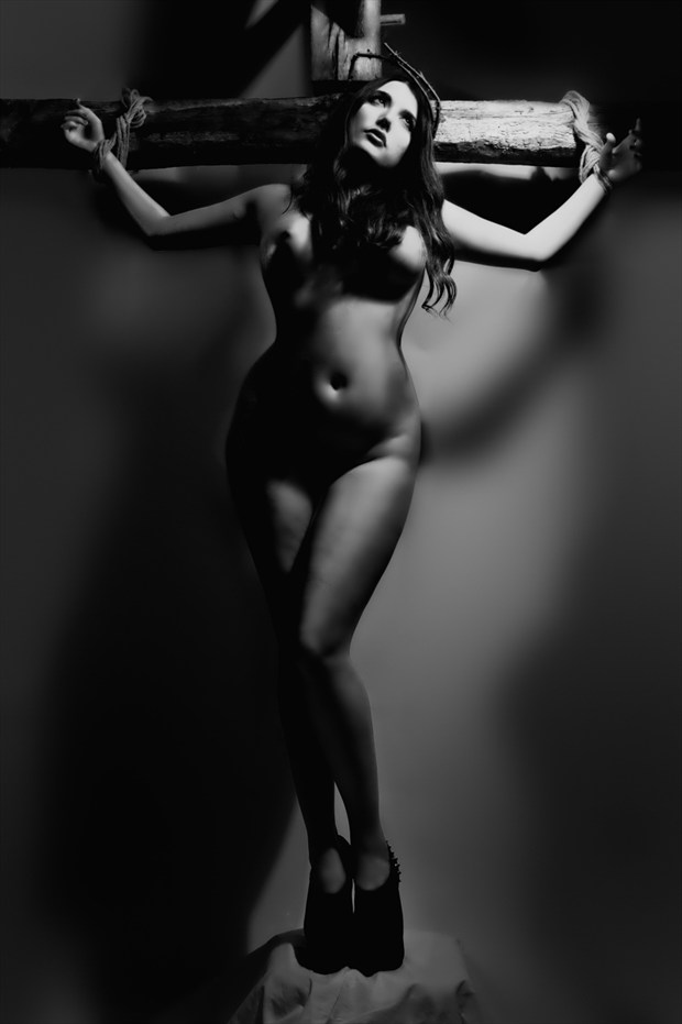 Photo : Armor photo Artistic Nude Photo by Model Ana Wanda K