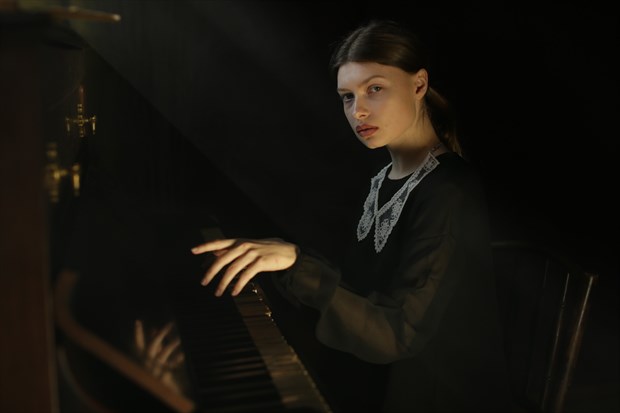 Piano girl Natural Light Photo by Model Florence