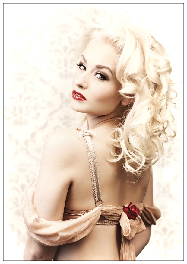 Pin UP Lingerie Photo by Model Romanie