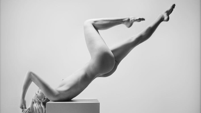 Plinth Figure Artistic Nude Photo by Photographer Dave Hunt