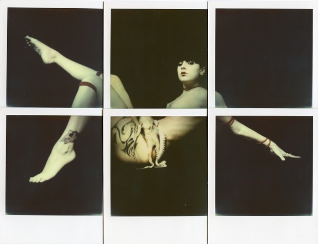 Pola Shunga Erotic Photo by Photographer Alan Marcheselli