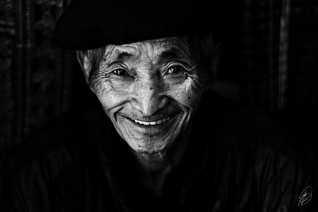 Portrait in Cambodia  Close Up Photo by Photographer Edu Fuica 