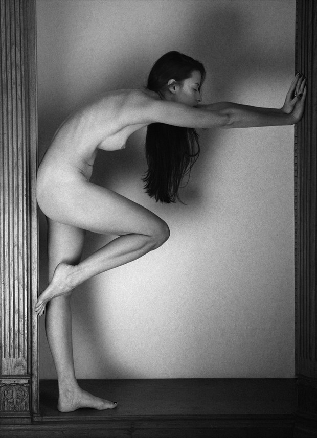 Poussant le silence Artistic Nude Photo by Photographer Miguel Soler Roig