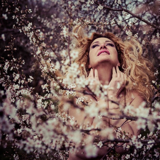 Primavera Candid Photo by Photographer Martin Yusti