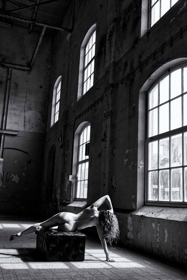 Raw beauty, light & space Artistic Nude Photo by Photographer BenErnst