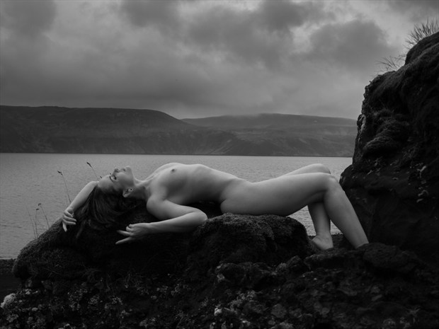 Raw beauty Artistic Nude Photo by Photographer Odinntheviking