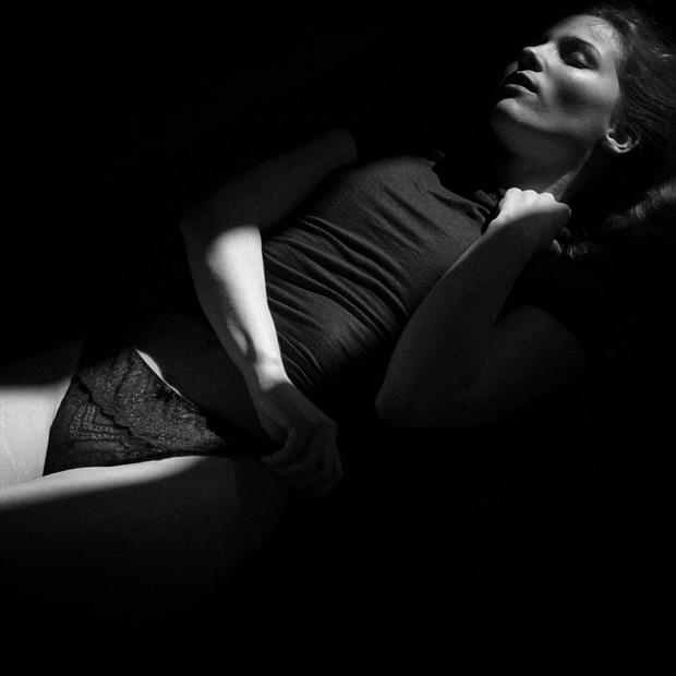 Ray of sunlight Artistic Nude Photo by Photographer LudwigDesmet