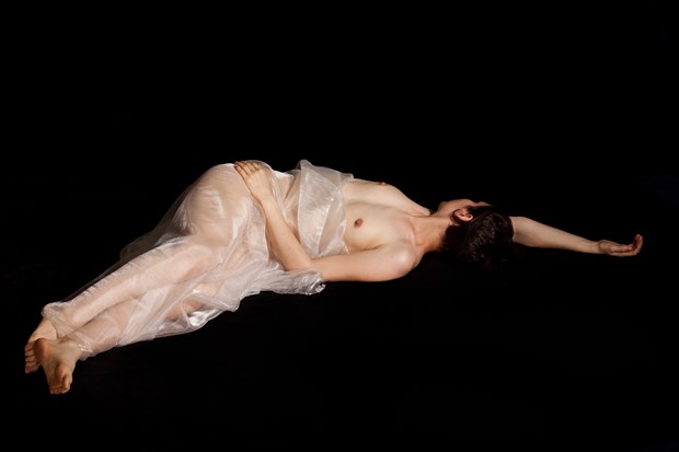 Reclining Nude Artistic Nude Photo by Photographer nodousta