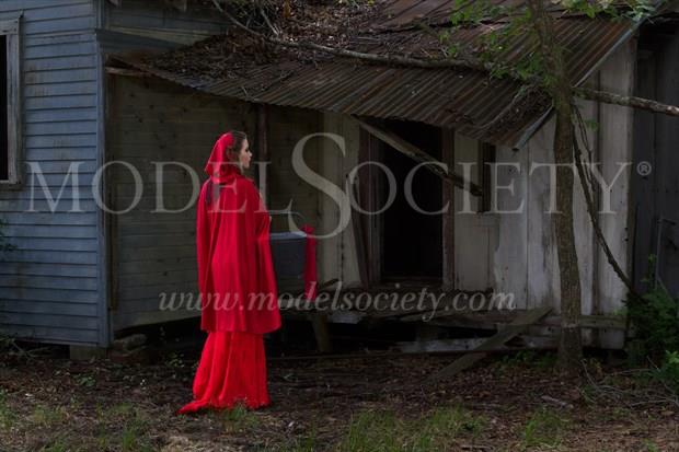 Red Riding Hood Cosplay Photo by Photographer JLMuuray Photography