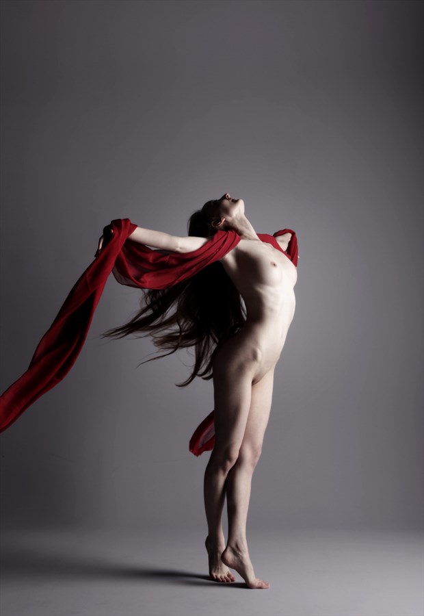 Red Wind Artistic Nude Photo by Model Ciryadien