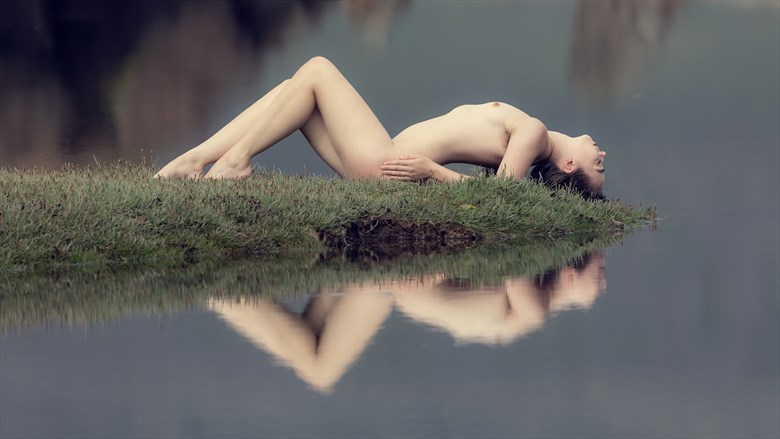Reflection II Artistic Nude Photo by Photographer Bkort photography