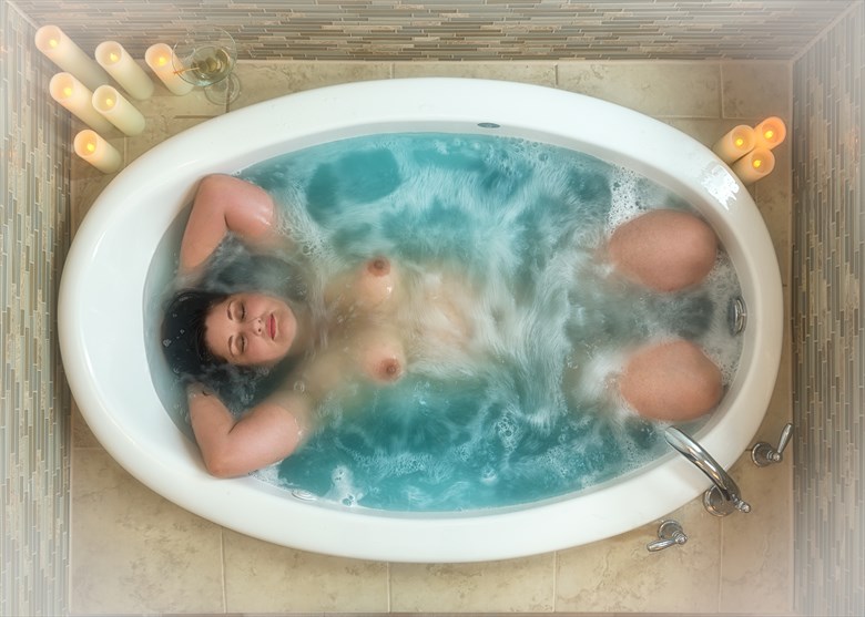Relaxed Bath Artistic Nude Photo by Photographer DTraveler63