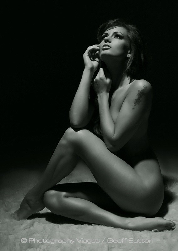 Repose Artistic Nude Photo by Photographer Viages